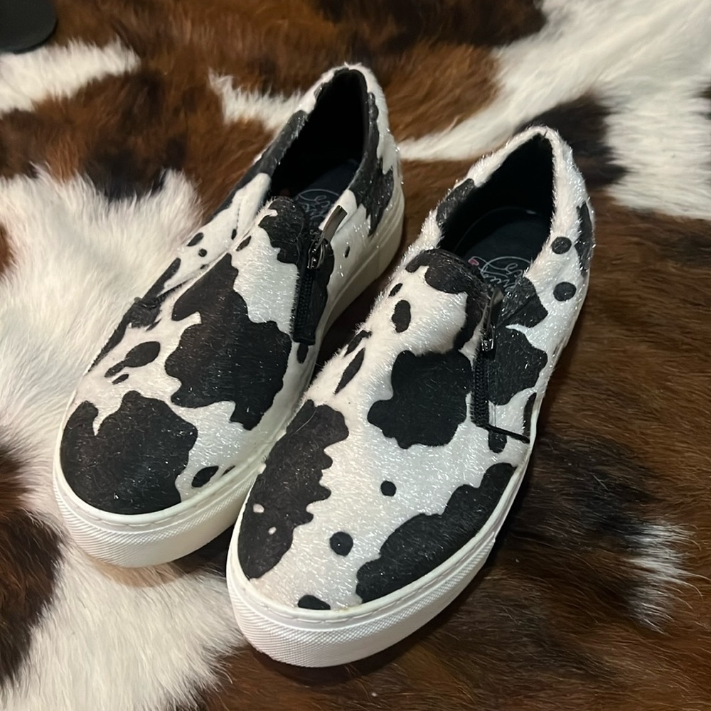 Cowhide sneakers size 37